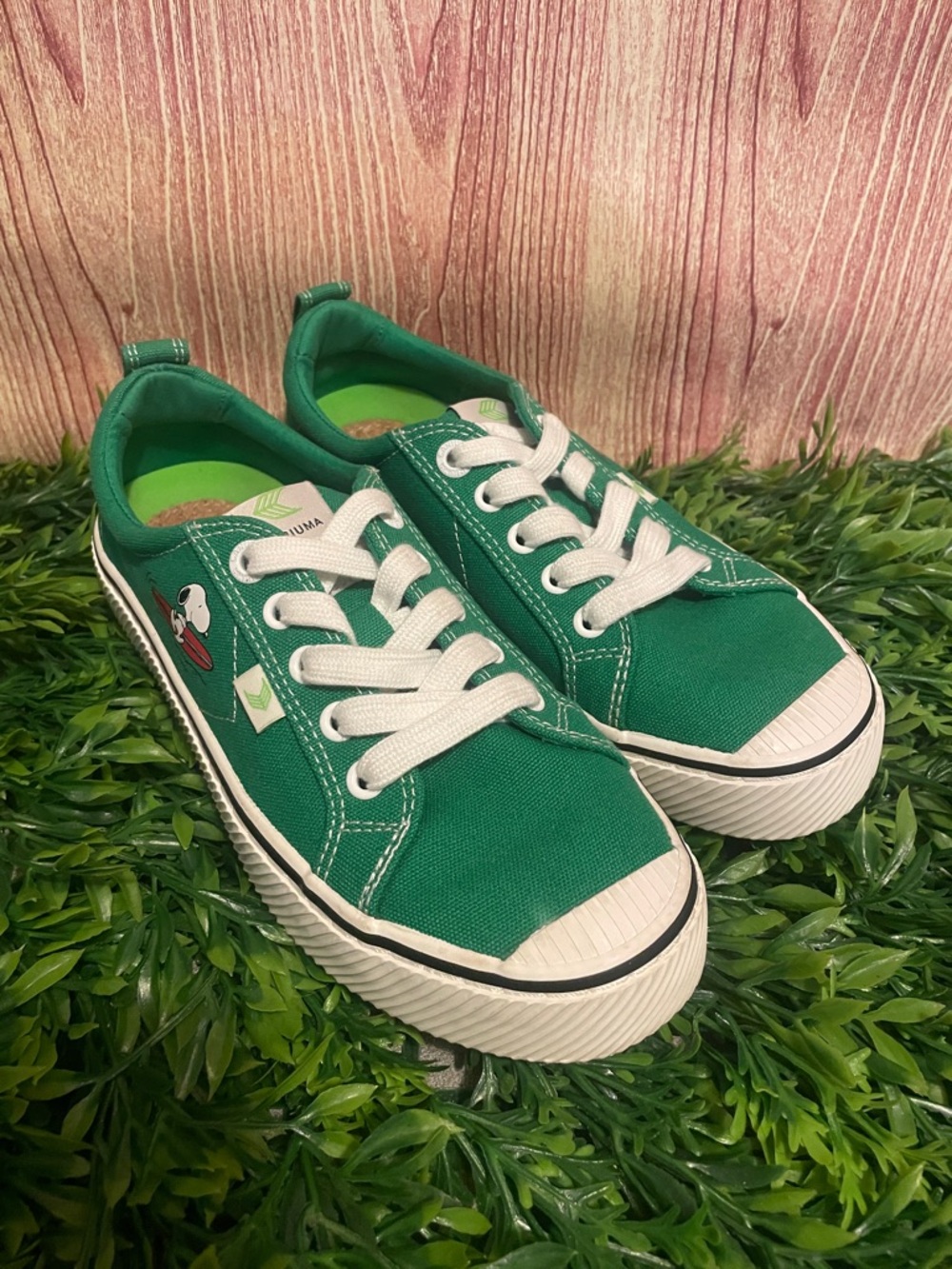 Cariuma Peanuts Snoopy Green Canvas Sneakers